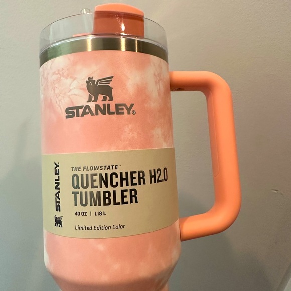**NWT** Target x Stanley 40z H2.0 FlowState Quencher Tumbler Peach tie-dye - Picture 1 of 5